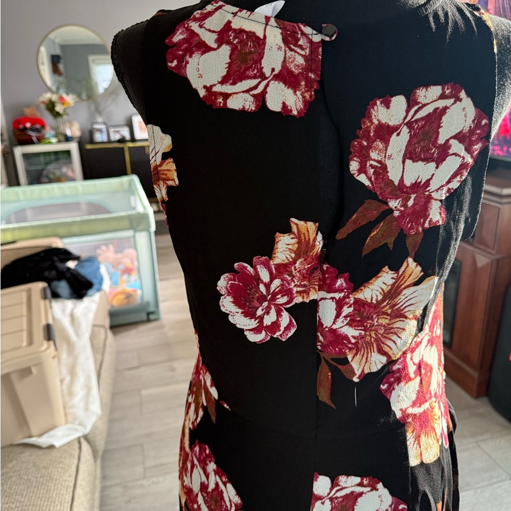 Black Floral Sleeveless Sheath Dress - Picture 4 of 4